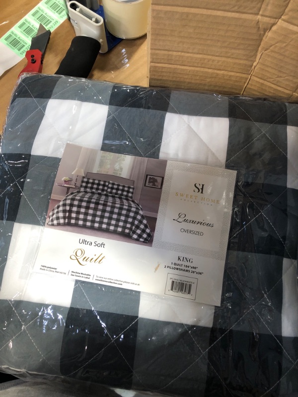 Photo 2 of *** PACK5**** Sweet Home Collection Quilts King Size 3 Piece Set Vintage Pre Wash Buffalo Check Oversized Reversible Pattern with Pillow Shams, White/Black