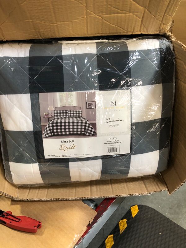 Photo 1 of PACK 5***** Sweet Home Collection Quilts King Size 3 Piece Set Vintage Pre Wash Buffalo Check Oversized Reversible Pattern with Pillow Shams, White/Black