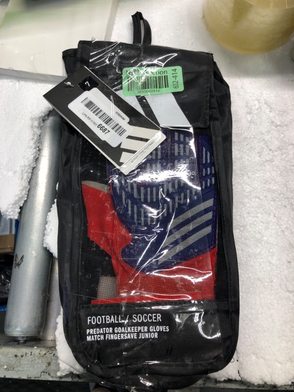 Photo 3 of adidas Unisex-Kids Match Predator Fingersave Goalie Gloves, Lucid Blue/Solar Red/White, 7