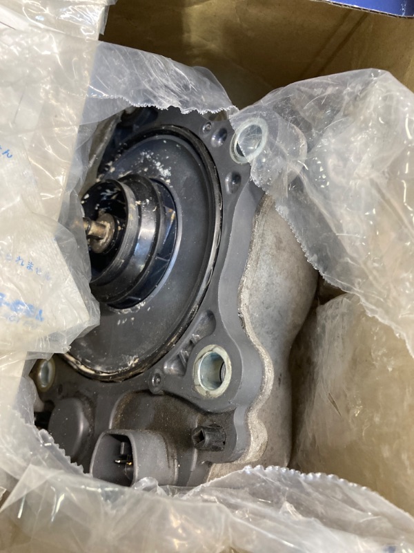 Photo 1 of AISIN WPT-190 New Engine Water Pump with Gaskets - Compatible with Select Lexus CT200h Toyota Prius, Prius C, Prius Plug-In, Prius V