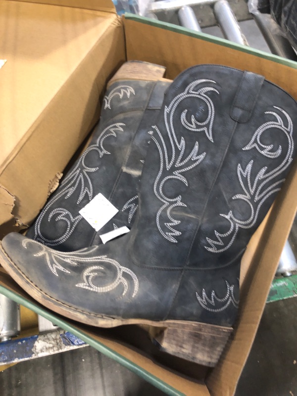 Photo 1 of **HEAVILY USED** ROPER Women's Riley Western Boot