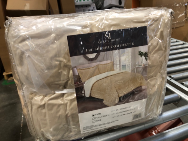 Photo 2 of 3 Piece Sherpa Comforter *FULL/QUEEN