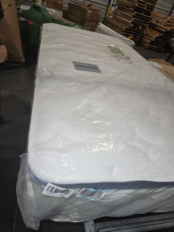 Photo 2 of ***MAY NEED TRUCK***
 Dourxi Twin Mattress, 12 Inch Hybrid Mattress in a Box with Gel Memory Foam, Individually Pocketed Springs for Support and Pressure Relief - Medium Plush