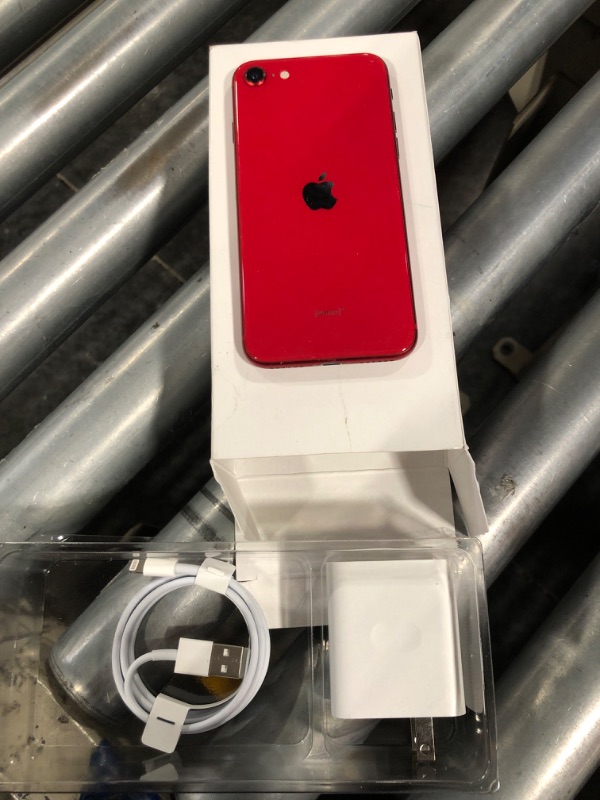 Photo 4 of Apple iPhone SE 3rd Gen, 64GB, RED - Unlocked (Renewed)