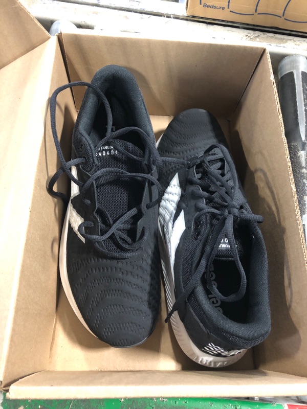 Photo 3 of ***Mismatched sizes 8.5/9***
New Balance Unisex FuelCell 4040 V7 Turf Trainer Baseball Shoe, Black/Optic White Synthetic, Wide US Men