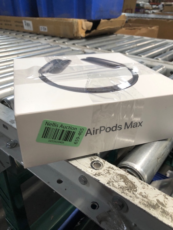 Photo 2 of ***(MINOR DAMAGE/ SEE NOTES) ***
Apple AirPods Max Wireless Over-Ear Headphones