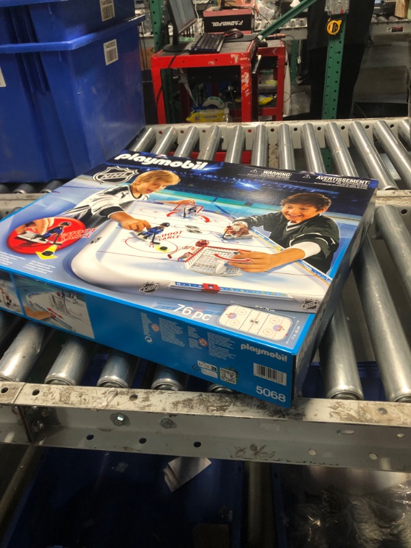 Photo 2 of ***FACTORY SEALED*** Playmobil NHL Hockey Arena