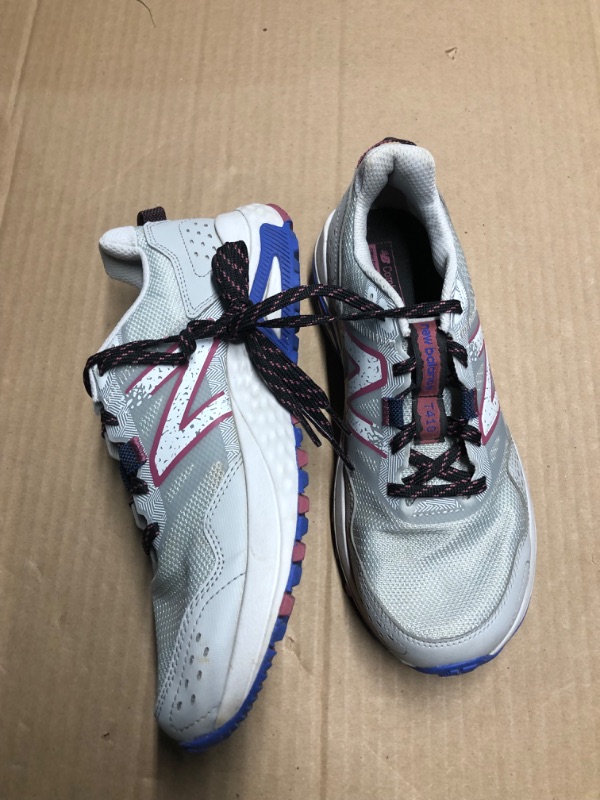 Photo 4 of (slightly used) New Balance 410v8 Women's Running Shoes (8.5women/7men)