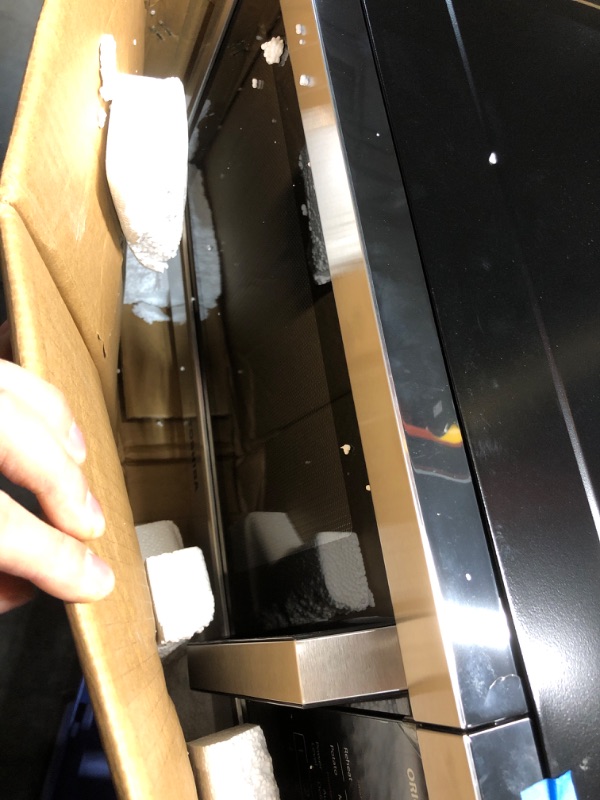 Photo 1 of ***ITEM TESTED FOR POWER, UNABLE TO TEST FURTHER***TOSHIBA ML-EM45PIT(SS) Countertop Microwave Oven with Inverter Technology