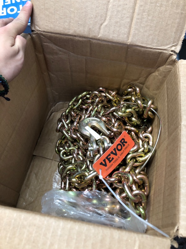 Photo 2 of 
VEVOR
Transport Binder Chain 4,900 lbs. Load Capacity G80 Tow Chain 5/16 in. x 20 ft. with Grab Hooks, 2-Pack