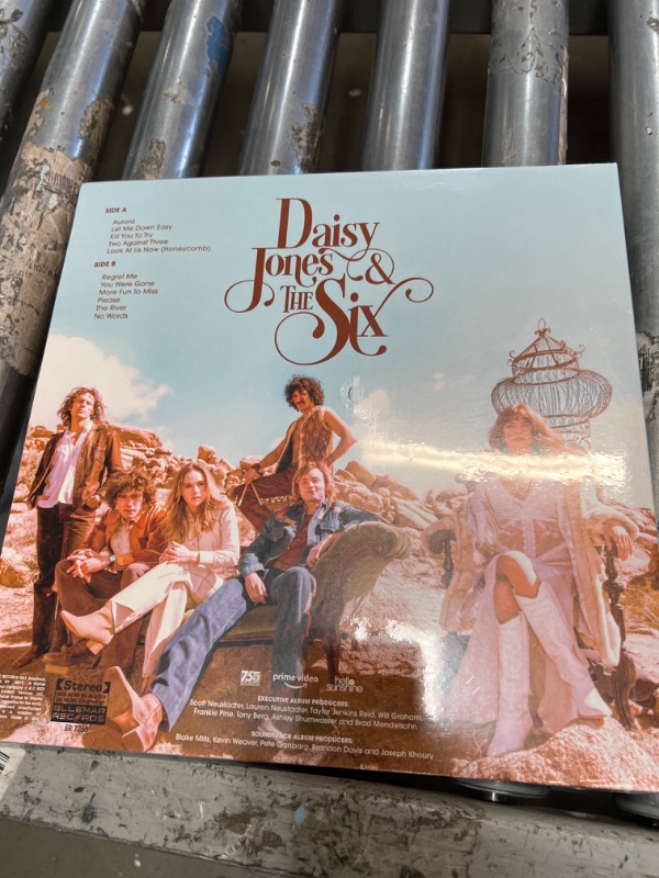 Photo 2 of ***HEAVY DAMAGE*** Daisy Jones and The Six - Aurora LP
