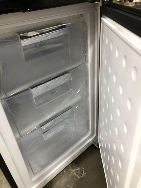 Photo 6 of * See notes* RCA RFR9004 Cubic Foot Fridge with Bottom Mount Freezer, 9.2 cu. ft, Stainless
