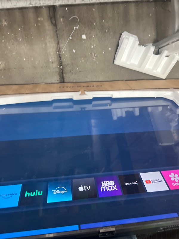 Photo 2 of (FUNCTION/FOR PARTS) SAMSUNG 65-Inch Class 4K Crystal UHD DU8000 Series HDR Smart TV w/Object Tracking Sound Lite(READ CLERK COMMENTS.