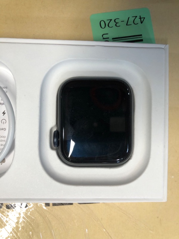 Photo 2 of Apple Watch SE GPS (2023, 2nd Generation) 40mm Midnight Aluminum Case with Midnight Sport Band - S/M --- SN---CH6M7LXH6X
