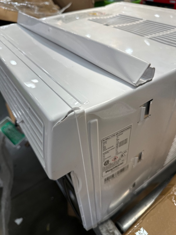 Photo 5 of *POWER SIDE DAMAGED BUT STILL POWERS ON AND THROWS COLD AIR** Keystone 14,500 BTU Window Air Conditioner and Dehumidifier, Window Unit Air Conditioners for Apartment, Living Room, Garage, and Medium to Large Rooms up to 650 Sq.Ft., Window AC Unit with Rem