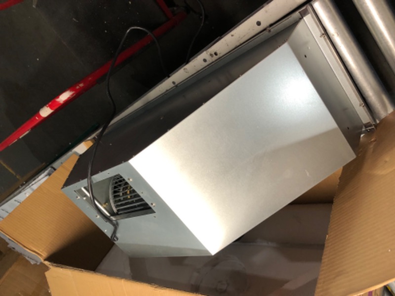 Photo 6 of ***USED - INCOMPLETE - MISSING PARTS - UNABLE TO VERIFY FUNCTIONALITY***
900 CFM Ducted Insert Range Hood in Stainless Steel and Black Glass with Lights