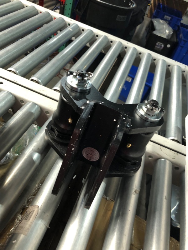 Photo 1 of ***USED - MISSING NUMEROUS PARTS - SEE PICTURES - UNABLE TO VERIFY FUNCTIONALITY***
Curt TruTrack Weight Distribution System 17499