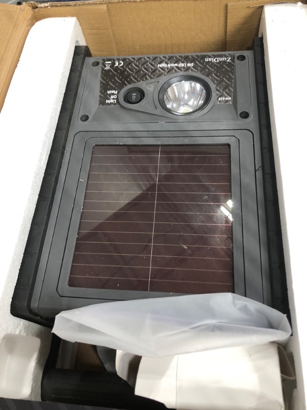 Photo 2 of (previously used) ZunDian ZD-529 Solar Portable Power Station 2000 Amps Jump Starter, 260 PSI Air Compressor, 12V Car Battery Charger with 400W Inverter Dual AC/DC/USB Output, Emergency Backup Power with Flashlights