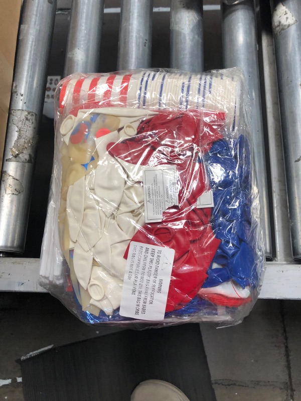 Photo 1 of [13 Varieties] 4th of july Decorations, 254Pcs American Flag Patriotic Party Supplies 4th of July Plates Tablecloth Napkins Cups Spoons Knife Forks Banner Balloons Red White Blue Decorations, Serve 20