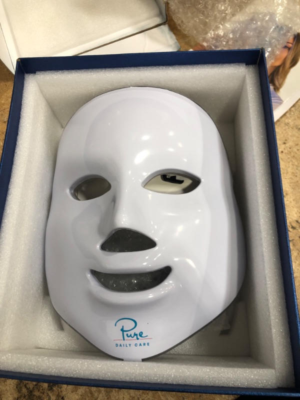 Photo 2 of ?Luma Light LED Therapy Facial Mask