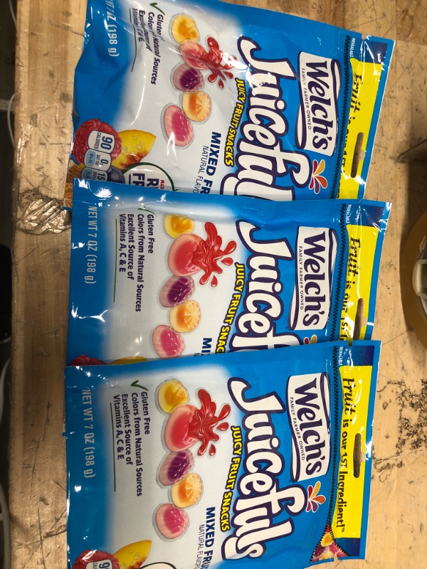 Photo 2 of **3 pack**Welch's Juicefuls Juicy Fruit Snacks