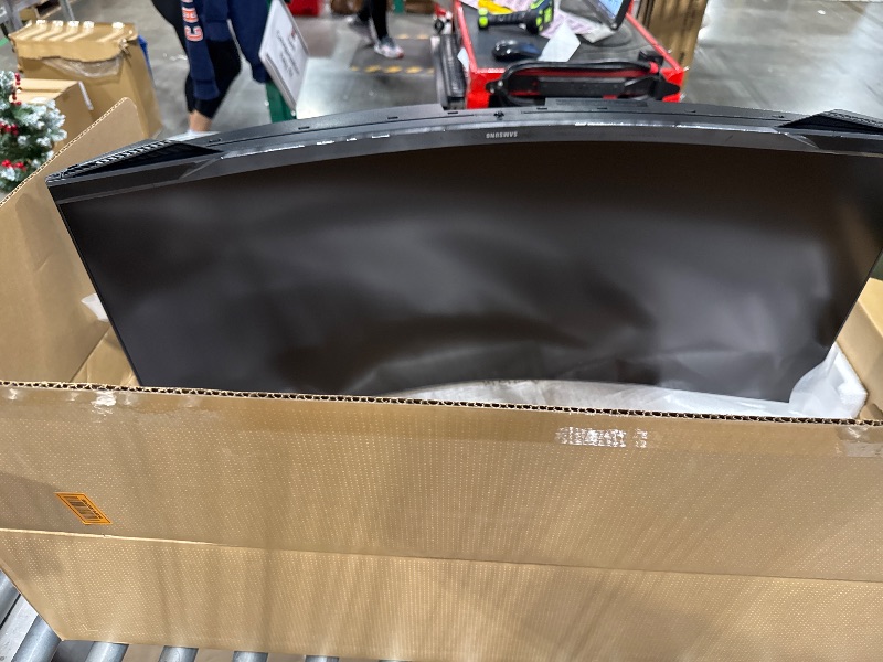 Photo 1 of Samsung 34' Odyssey G5 Ultra-Wide Gaming Monitor with 1000R Curved Screen, 165Hz, 1ms, FreeSync Premium, Large Display, Eye Comfort, Multiple Ports, WQHD, LC34G55TWWNXZA, 2020, Black