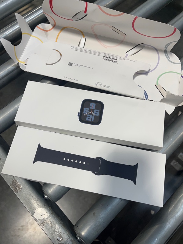 Photo 1 of Apple Watch SE 2nd Generation (GPS) 44mm Aluminum Case with Midnight Sport Band - S/M