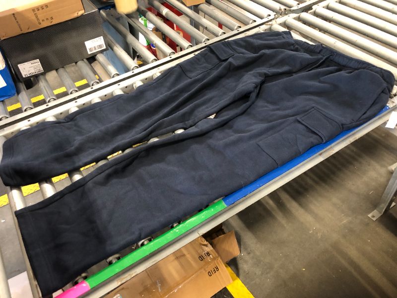 Photo 1 of ***X-Large size*** Amazon Essentials Men's Cargo Fleece Sweatpant, Navy