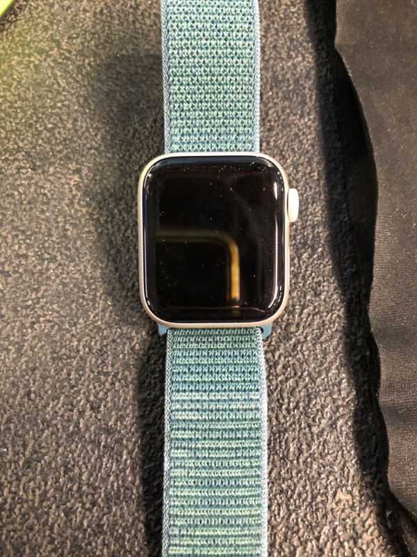 Photo 2 of ***ONLY WATCH / NO CHARGER*** Apple Watch SE (2nd Gen) [GPS 40mm] Smartwatch with Aluminum Case with Starlight Sport Loop. Fitness & Sleep Tracker, Crash Detection, Heart Rate Monitor, Retina Display, Carbon Neutral