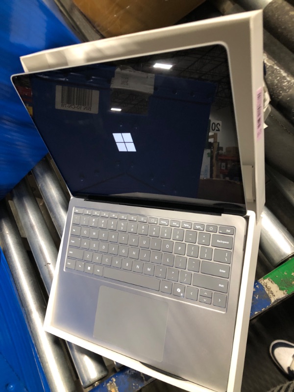 Photo 4 of  MISSING PART OF POWER CORD----------------------------***USED***--------------------------------------------------------------------------Microsoft Surface Laptop (2024), Windows 11 Copilot+ PC, 13.8" Touchscreen Display, Snapdragon X Elite (12 core), 16