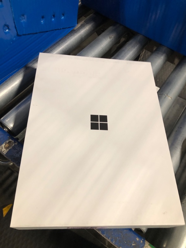 Photo 2 of ***USED***Microsoft Surface Laptop (2024), Windows 11 Copilot+ PC, 13.8" Touchscreen Display, Snapdragon X Elite (12 core), 16GB RAM, 512GB SSD Storage, Platinum