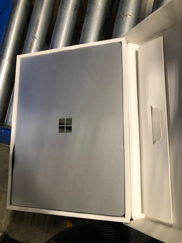 Photo 3 of ***USED***Microsoft Surface Laptop (2024), Windows 11 Copilot+ PC, 13.8" Touchscreen Display, Snapdragon X Elite (12 core), 16GB RAM, 512GB SSD Storage, Platinum