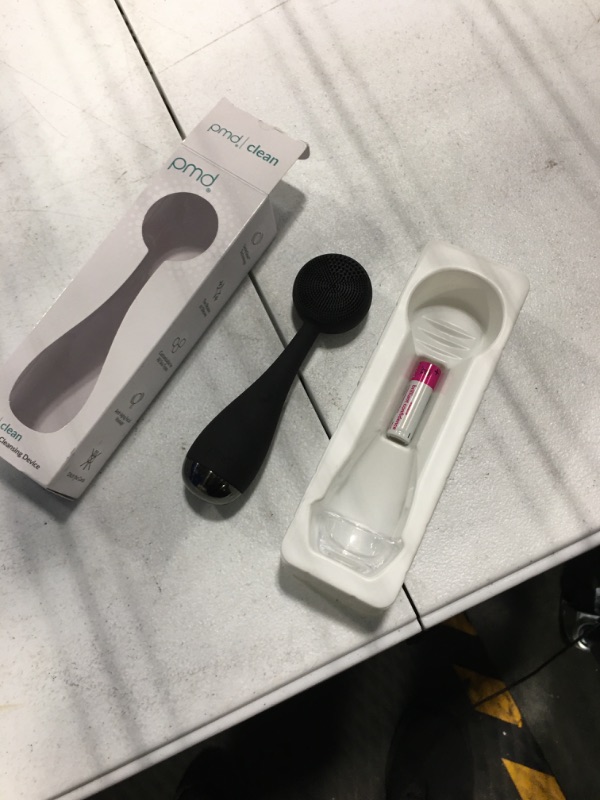 Photo 2 of ***new, just open the battery seal test this item*** PMD Clean - Smart Facial Cleansing Device With Silicone Brush & Anti-Aging Massager - Waterproof - SonicGlow Vibration Technology - Clear Pores & Blackheads - Lift, Firm, & Tone Skin