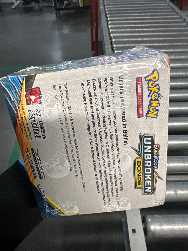 Photo 8 of **FACTORY SEALED/ NOT OPENED FOR INSPECTION-SEAL UNTOUCHED***2019 Pokémon TCG Sun & Moon Unbroken Bonds Booster Box- Containes over 234 cards
