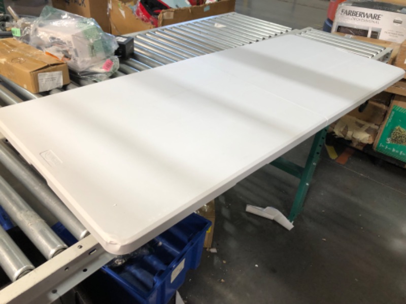 Photo 4 of ***DAMAGED - DENTED - SEE PICTURES***
VINGLI 6 FT Plastic Folding Table