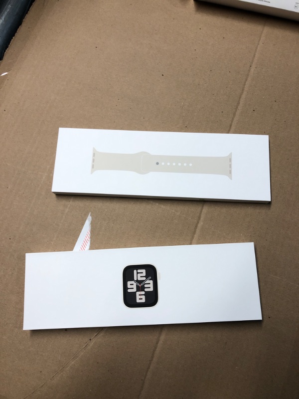 Photo 3 of ***Factory Sealed**
Apple Watch SE (2nd Gen) [GPS 40mm] Smartwatch with Starlight Aluminium Case with Starlight Sport Band S/M. Fitness and Sleep Trackers