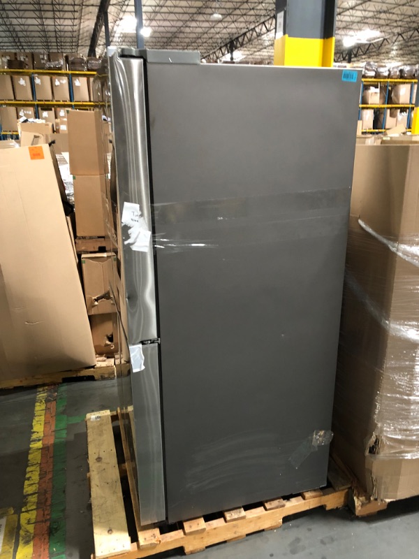 Photo 1 of **Truck or trailer pick up only*** Cosmetic Damage durring shipping See notes**Samsung Bespoke 36 in. 29.0 Cu. Ft. Fingerprint Resistant Stainless Steel French Door Refrigerator
