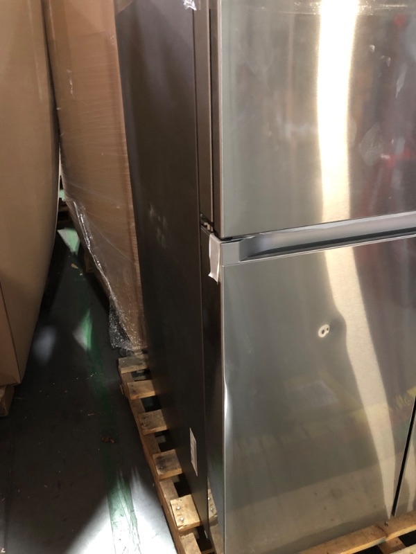 Photo 1 of **Truck or trailer pick up only*** Cosmetic Damage durring shipping See notes**Samsung Bespoke 36 in. 29.0 Cu. Ft. Fingerprint Resistant Stainless Steel French Door Refrigerator