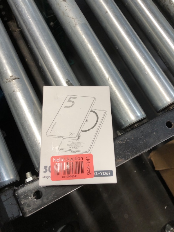 Photo 1 of Kuulaa Magsafe Battery Pack 5000mAh Slim Magsafe Portable Charger 0.28in Magnetic Wireless Apple Portable Charger 20W USB-C Power Delivery Power Bank for iPhone 15/14/13/12 Serie, Grey