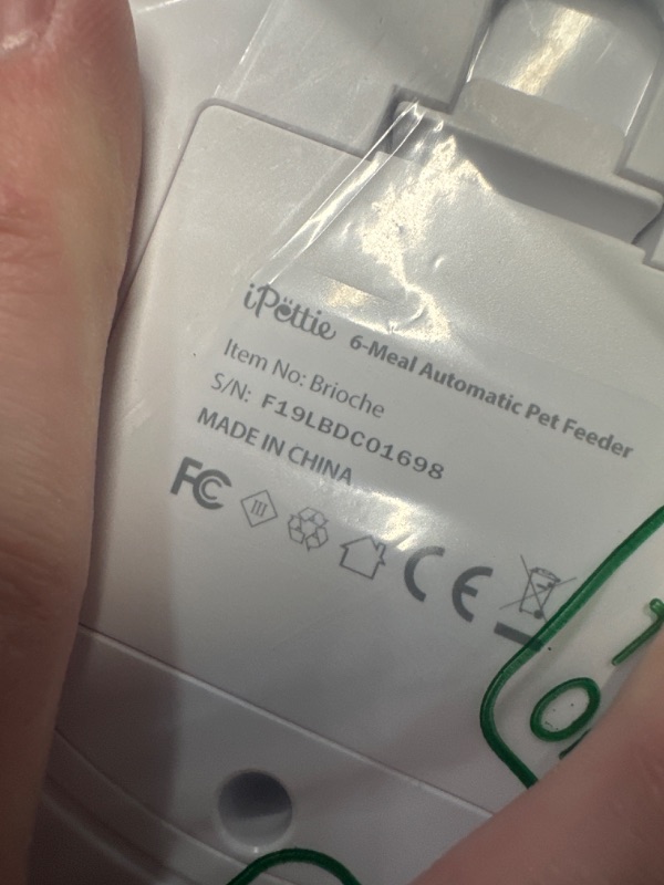 Photo 3 of **MISSING ICE PACKS**
Brioche Automatic Wet Food Feeder for Pets - True 6-Meal Cordless Fresh Can Dispenser with Two Ice Packs