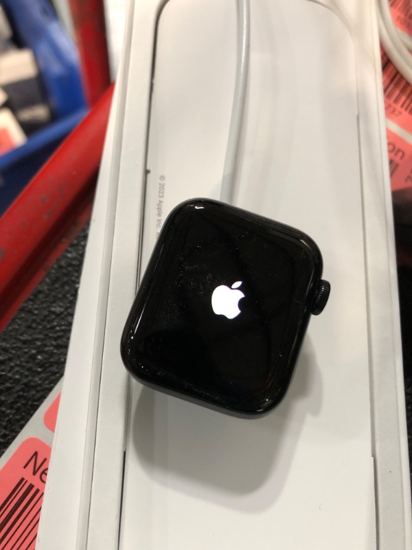 Photo 3 of ***(THIS ITEM IS LOCKED)***
Apple Watch SE (2nd Gen) [GPS 40mm] Smartwatch with Midnight Aluminum Case with Midnight Sport Band S/M. Fitness and Sleep Tracker