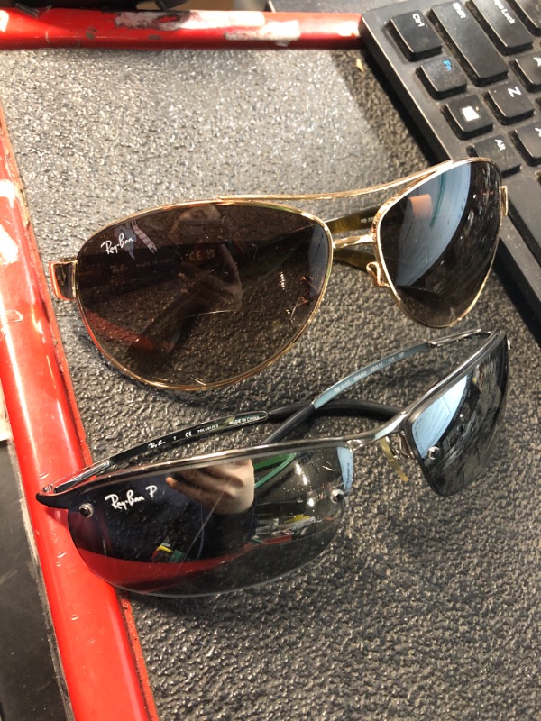 Photo 3 of *** SCRATCHES, MINOR FADED SUN PROTECTION__ SEE PHOTOS*** ***NONREFUNABLE*** Ray-Ban RB3025 Classic Aviator Sunglasses AND Ray Ban P