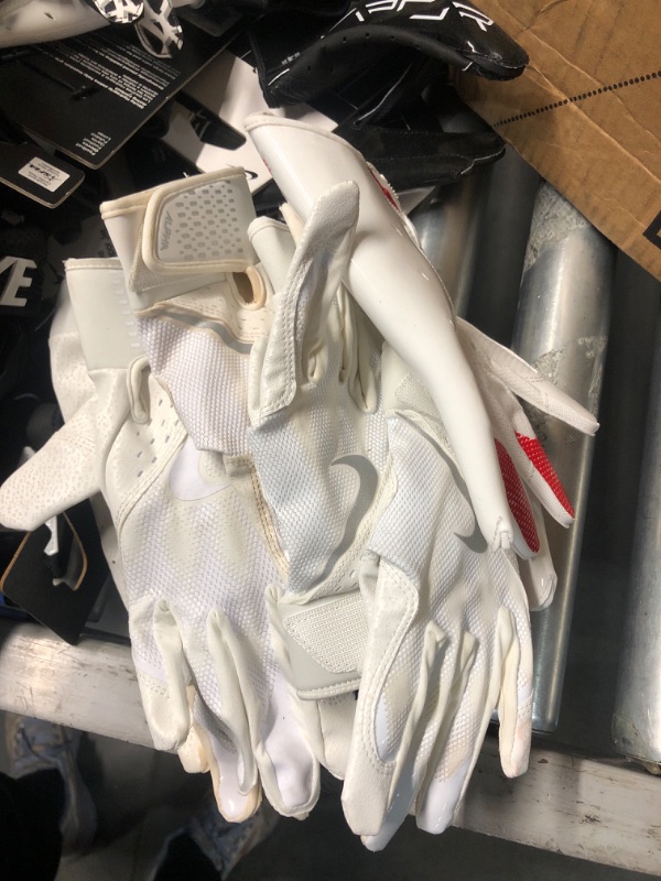 Photo 1 of *** NONREFUNABLE***BUNDLE  NIKE MEN AND WOMEN GLOVE ASSORTED SIZES  
