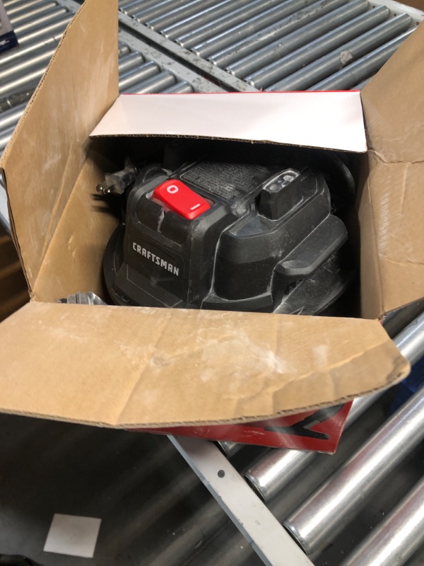 Photo 2 of **NONREFUNDABLE**FOR PARTS OR REPAIR**SEE NOTES**
CRAFTSMAN 2.5-Gallon 2-HP Corded Wet/Dry Shop Vacuum with Accessories Included
