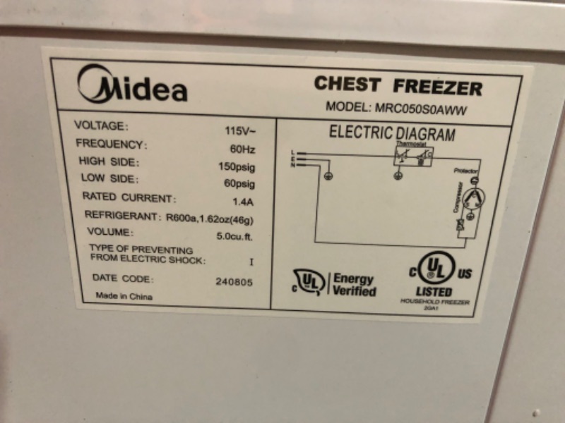 Photo 12 of ***DAMAGED - DENTED - SEE PICTURES - POWERS ON - UNABLE TO TEST FURTHER - NO PACKAGING***
Midea MRC050S0AWW 5.0 CF Chest Freezer, White, 21.7"D x 24.9"W x 33.5"H