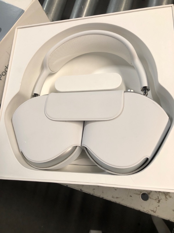 Photo 1 of (READ FULL POST) Apple AirPods Max - Silver
