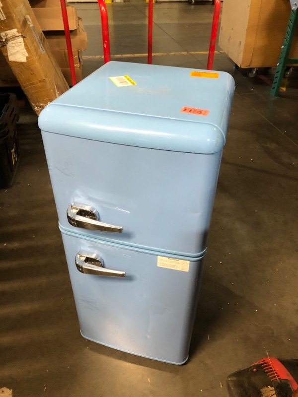 Photo 8 of ***USED - DAMAGED - DENTED - POWERS ON - UNABLE TO TEST FURTHER - NO PACKAGING - SEE PICTURES***
3.5 cu. ft. Retro Refrigerator Mini Fridge with Freezer, 2-Doors and Adjustable Mechanical Thermostat in Blue