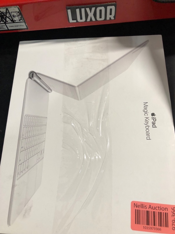 Photo 3 of ***SEE NOTES*** 
Apple Magic Keyboard for iPad Pro 12.9-inch