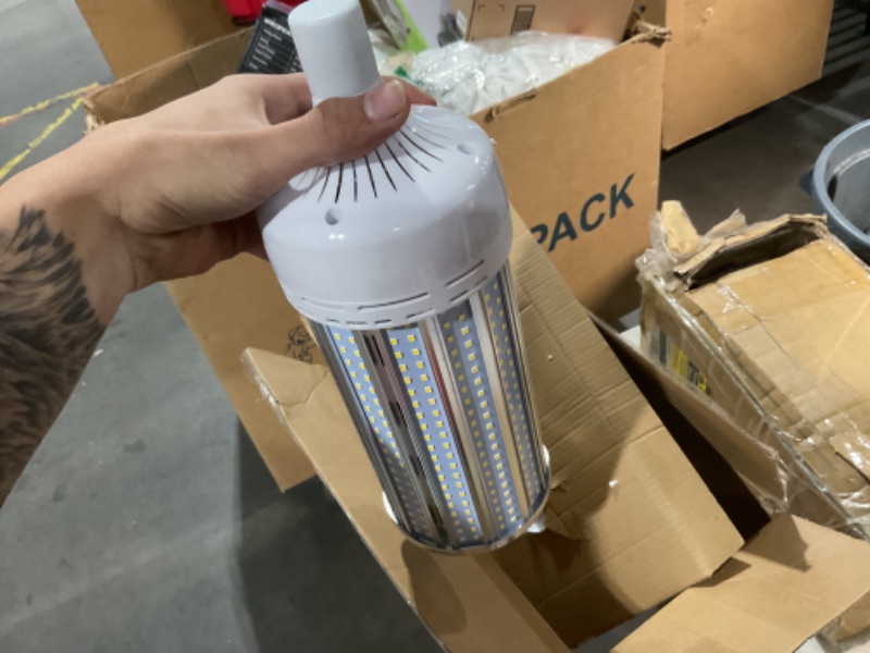 Photo 1 of 250W LED Corn Light Bulb,1000w Metal Halide LED Replacement,5000K E39 Mogul Base LED Bulb,Retrofit HPS HID Lamp for Commercial Industrial High Bay light Fixture Wearehouse GYMS Storage Room Workshop