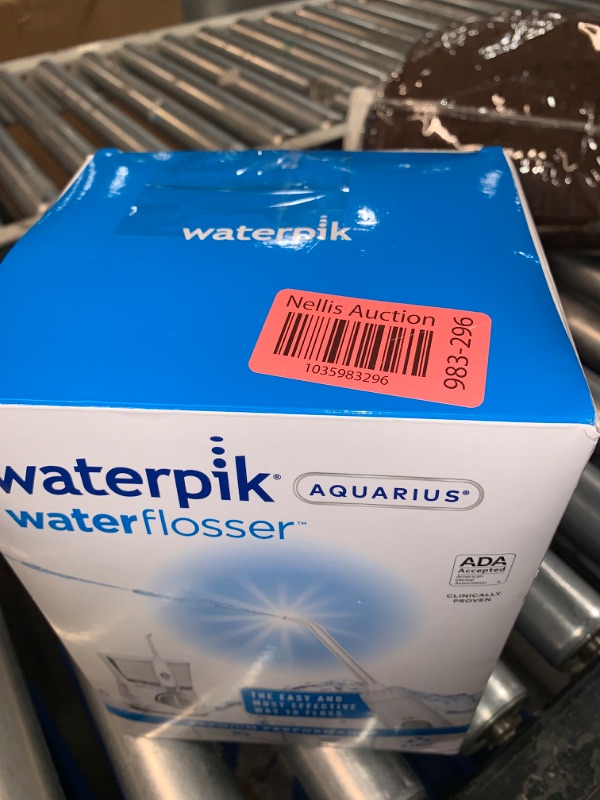 Photo 2 of -***USED***
Waterpik Aquarius Water Flosser Professional For Teeth, Gums, Braces, Dental Care, Electric Power With 10 Settings, 7 Tips For Multiple Users And Needs, ADA Accepted, White WP-660